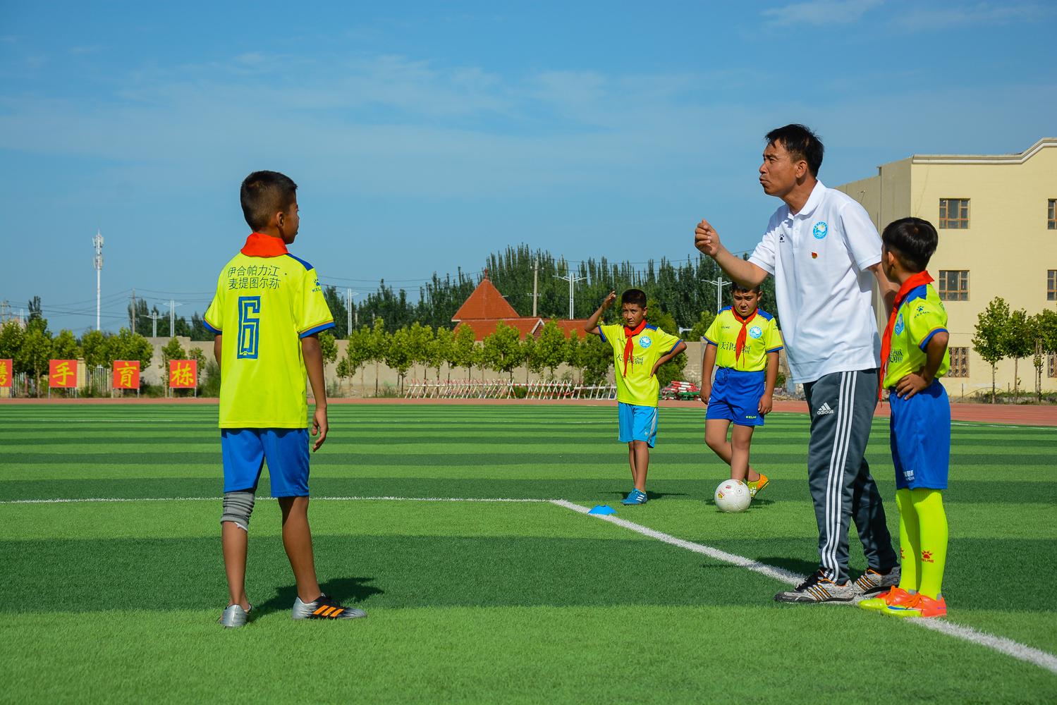 策勒县小学引领教育革新，塑造未来之光新项目的探索与实践